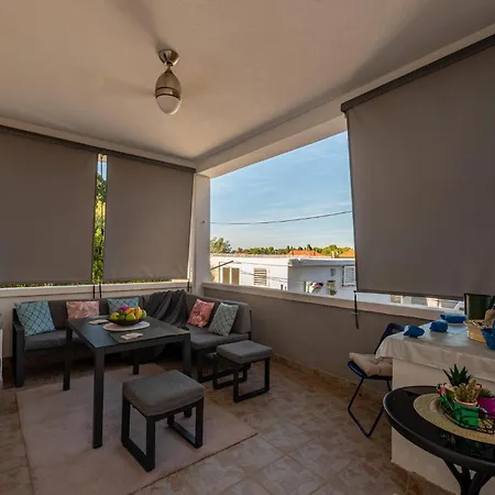 Beautiful In With House Sea View Preko