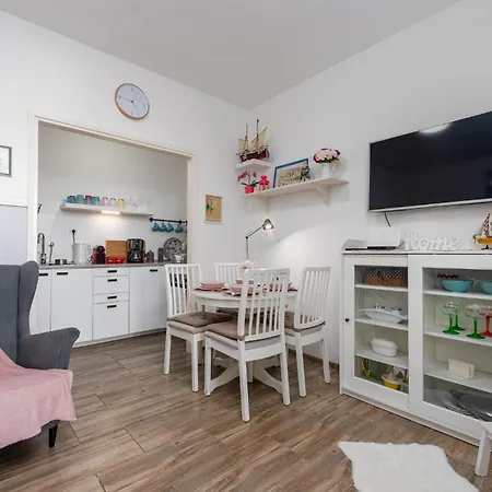 Appartement Beautiful In With House Sea View Preko