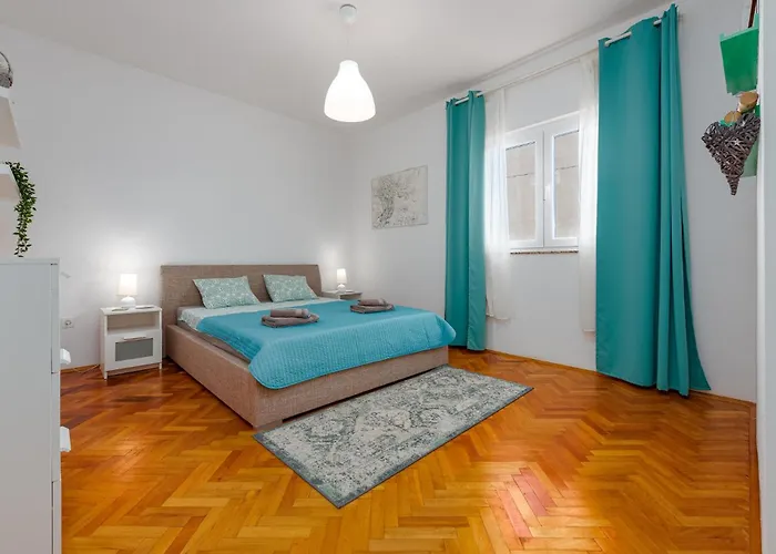 Апартаменты Beautiful In With House Sea View