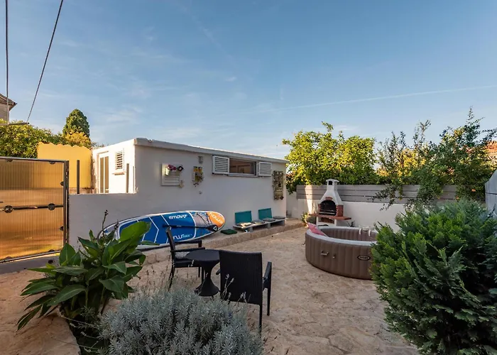 Beautiful In With House Sea View Апартаменты