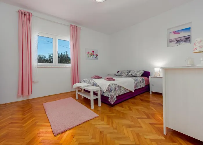 Апартаменты Beautiful In With House Sea View *
