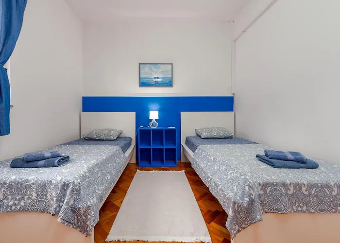 Beautiful In With House Sea View Преко