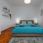 Beautiful In With House Sea View *