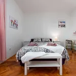Beautiful In With House Sea View *