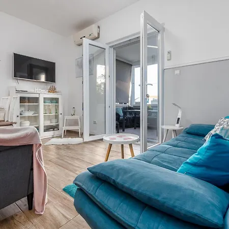 Beautiful In With House Sea View *